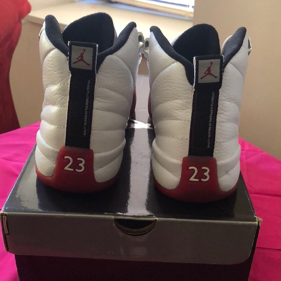 Air Jordan 12 - Picture 3 of 7